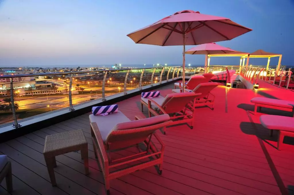 Golden Tulip Muscat